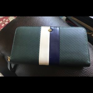 Tory Burch Zip Continental Wallet